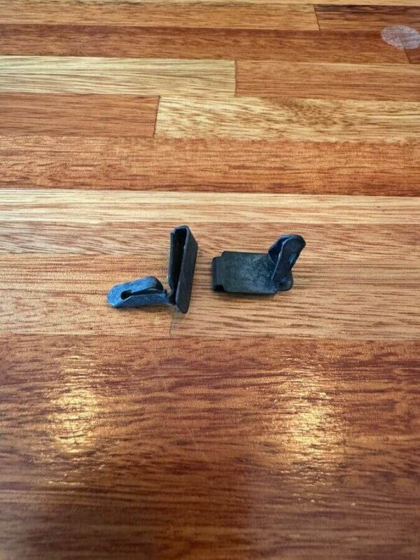Retainer clip doorcard