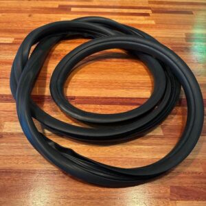 Backwindow rubber