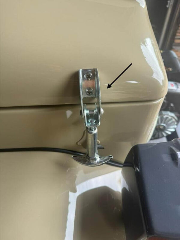 Bonnet catch each 2 of