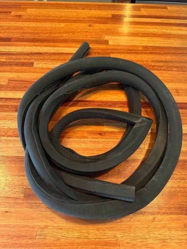 Door rubber close LH